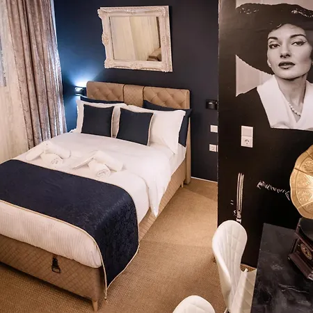 Opulent Maria Callas-Themed Apartment In Kolonaki, Central Athens Exterior photo