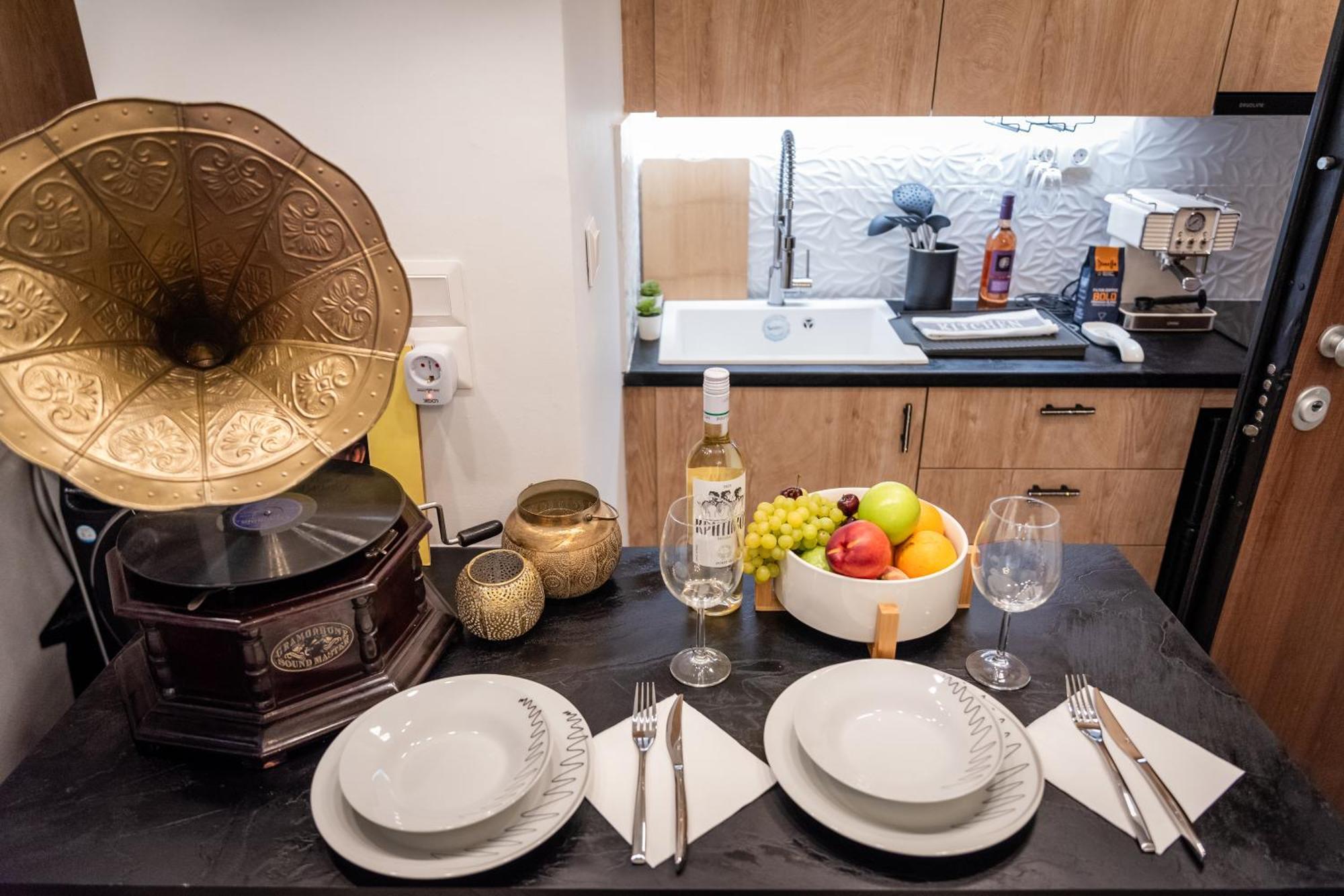 Apartment Opulent Maria Callas-themed In Kolonaki,