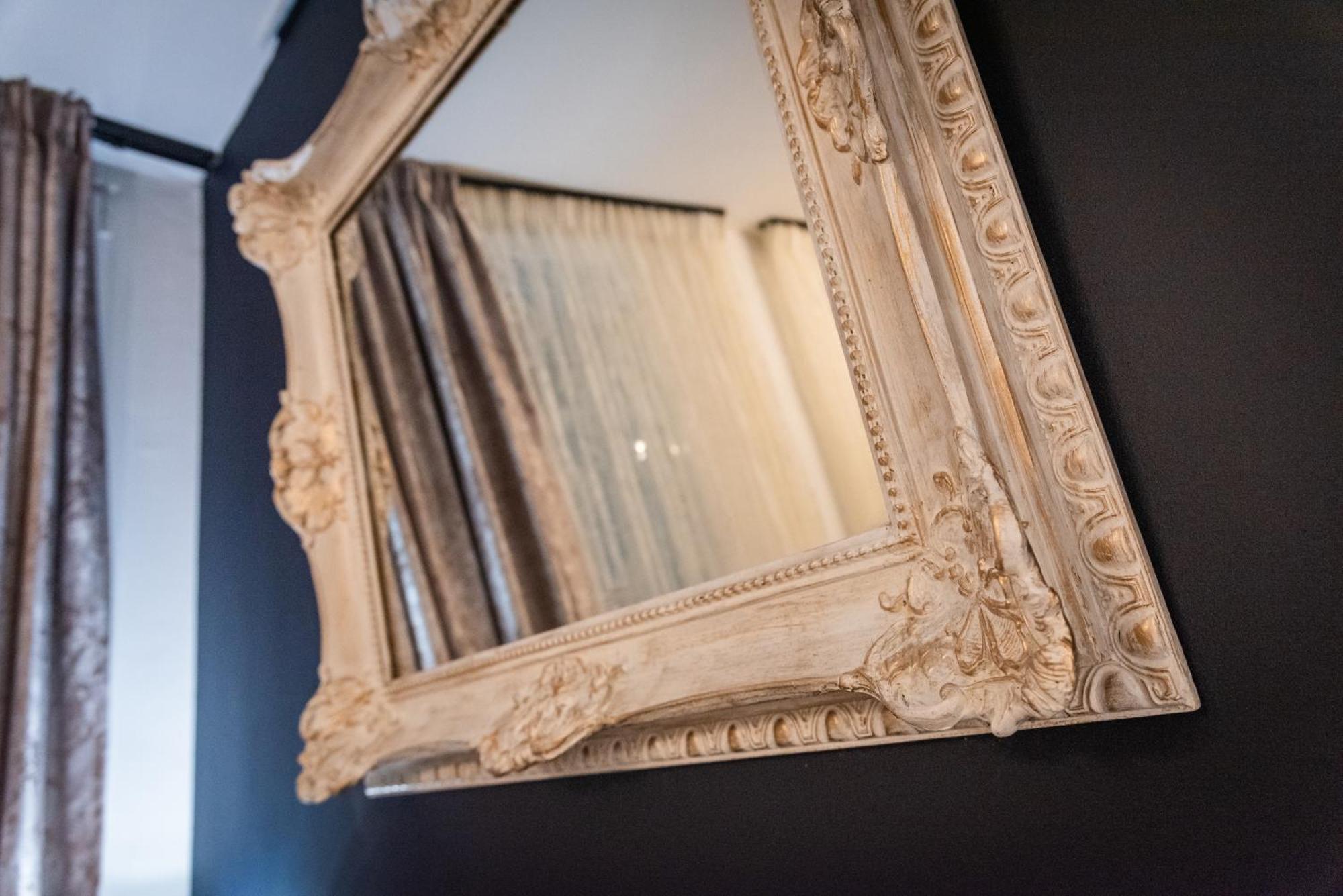 Apartment Opulent Maria Callas-themed In Kolonaki, *