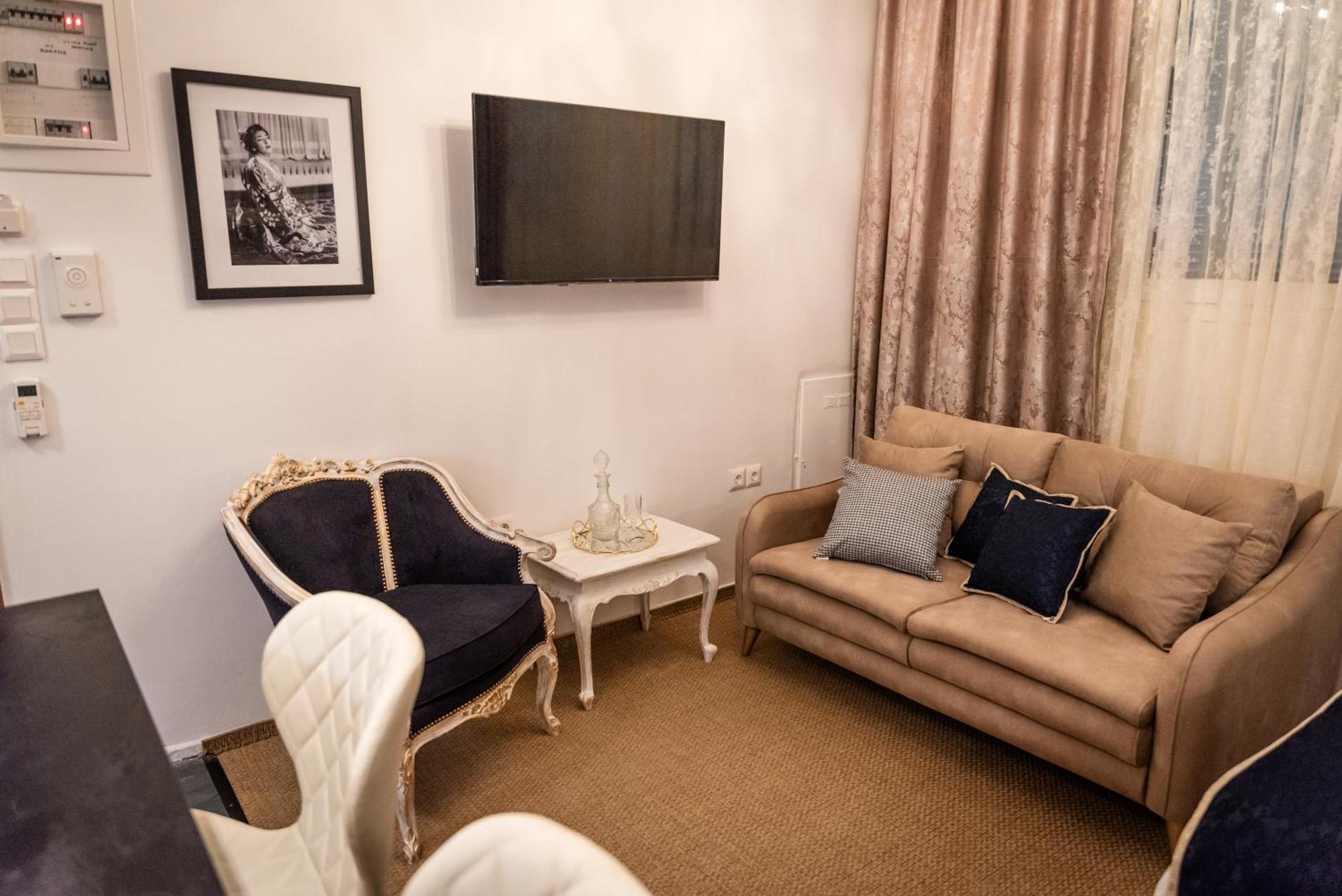 Apartment Opulent Maria Callas-themed In Kolonaki, *
